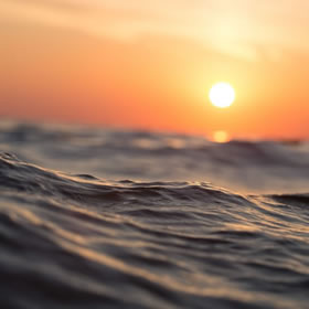 数字时代的重构，传统与在线的未来